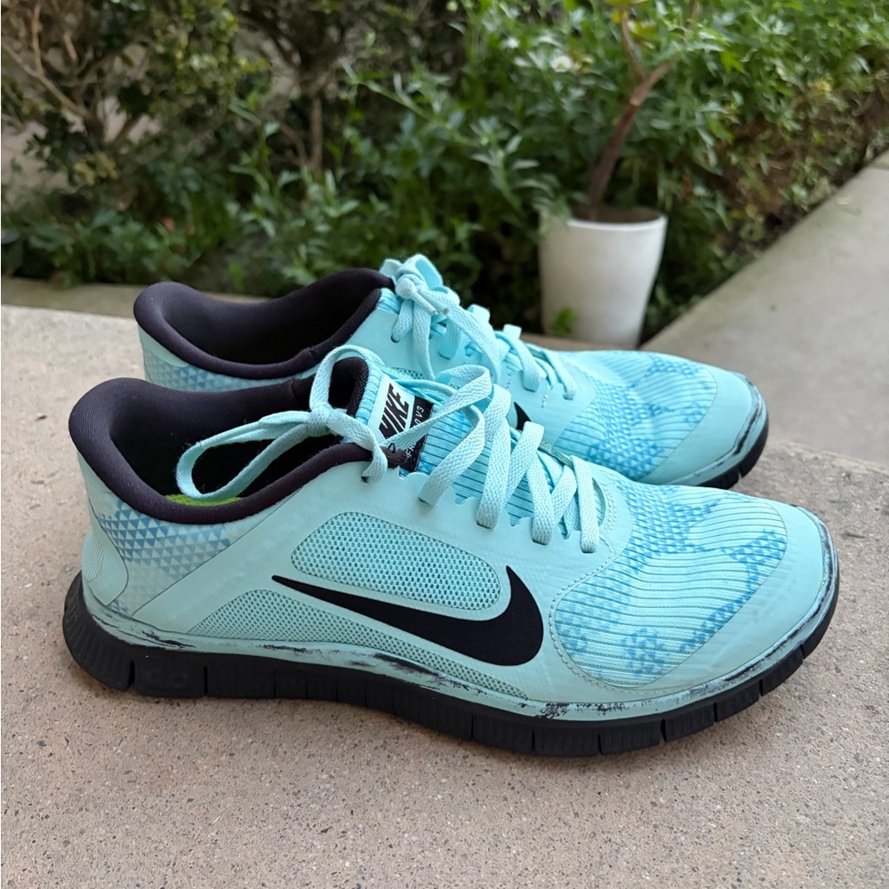 Nike Women’s Free 4.0 V3 - Blue & Black - Size 8.5